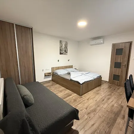 Tereza Πανσιόν Veľký Meder